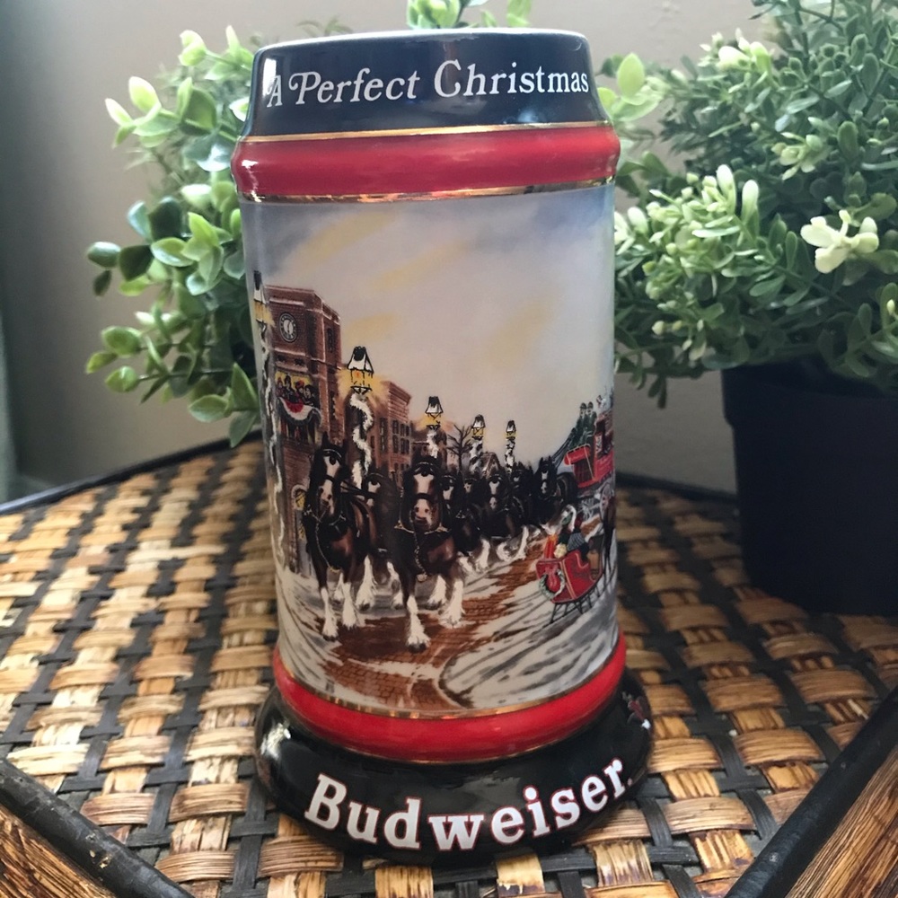 VTG 1992 Collectors Series “A Perfect Christmas”